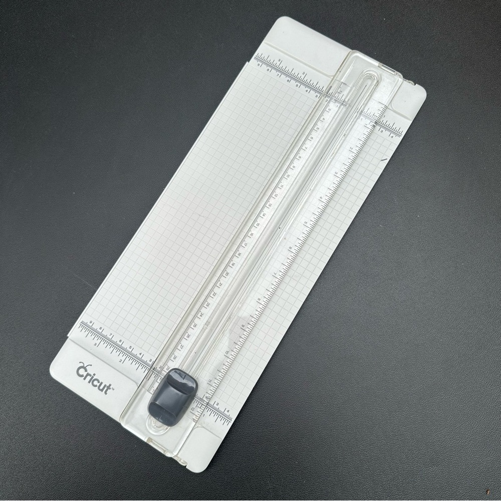 Cricut Precision Paper Trimmer in White and Gray